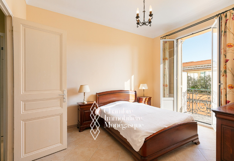 Vente 4 pièces lumineux avec balcons – immeuble bourgeois sous loi 1235