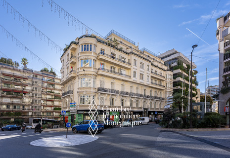 Exclusif - Carré d'Or - Le Winter Palace - Duplex penthouse à rénover