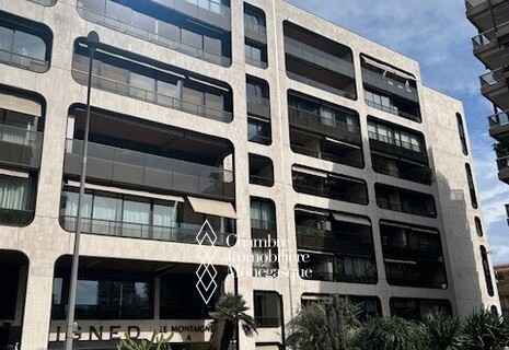 Beau Studio en plein Carré d'Or- Parking-Cave