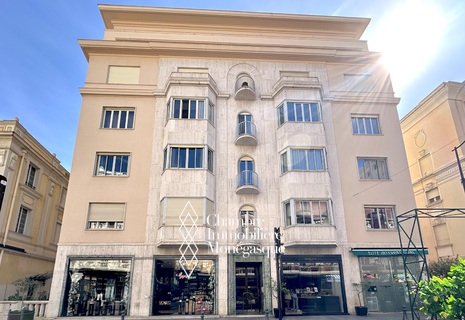 BOULEVARD DES MOULINS - 4 Pièces entièrement rénové