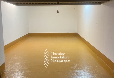 BOÎTE DOUBLE FERMÉE À MONTE MARINA