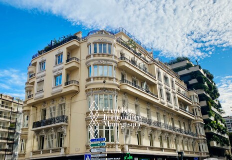 LARGE CELLAR FOR RENT - CARRE D'OR