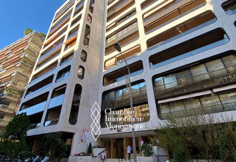 EXCLUSIVITÉ - PARKING - MONTAIGNE B/C