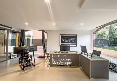 LE TITIEN - MAGNIFIQUE BUREAU RENOVE