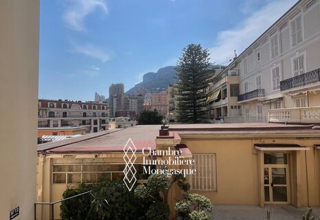 SHAKESPEARE – Appartement 3 pièces à rénover avec fort potentiel