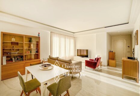 BERMUDA - BEAUTIFUL BRIGHT 2 BEDROOM APARTMENT WITH PARKING