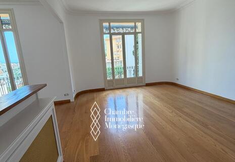 Elegant 5-room apartment - sea view