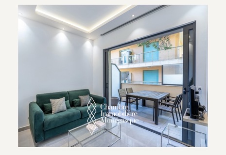 Renovated studio with terrace – Brightness & comfort