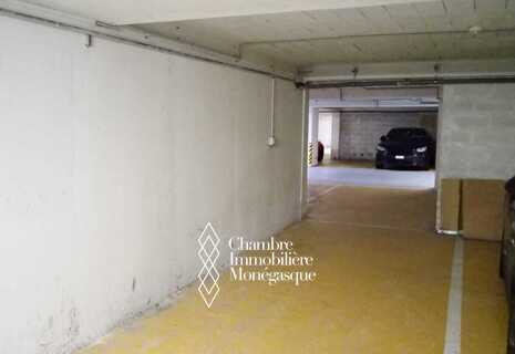 Le Shangri-La (Port Hercule) - Bel emplacement avec prise électrique (recharge et maintiens)