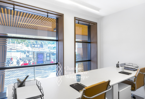 PORT HERCULE: bureau de 13m2 en location