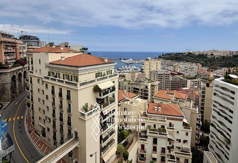 Exclusive - Beverly Palace – Family apartment to renovate