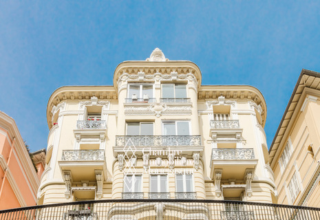 Superbe appartement bourgeois rénové et meublé