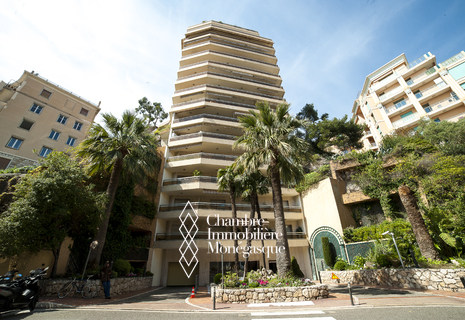 Les Ligures – 2 pièces rénové avec vue mer, parking et cave
