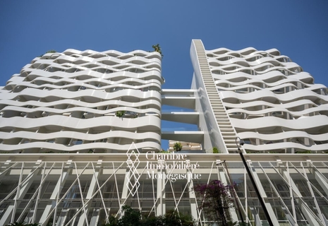 SPACIOUS 2-ROOM APARTMENT OVERLOOKING THE HARBOUR