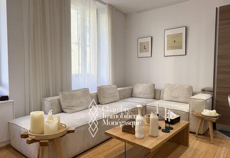 SUPERB 3 ROOM APARTMENT ON THE ROCK 1235