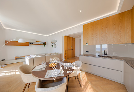 SUPERB 2 BEDROOM APARTMENT RENOVATED WITH SEA VIEW