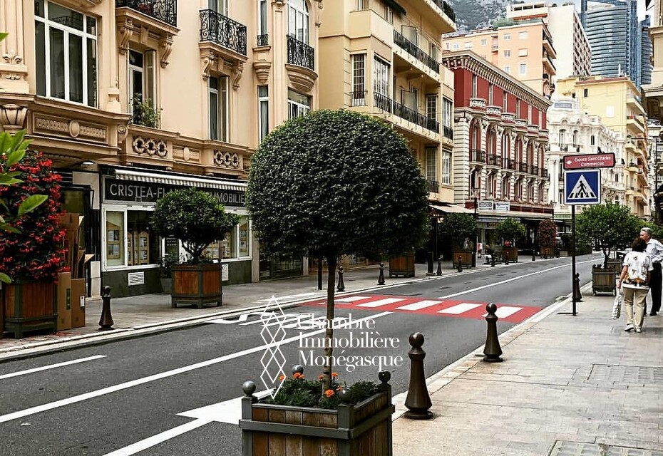 Monaco / Carré d'Or / Boutique sur un axe très passant