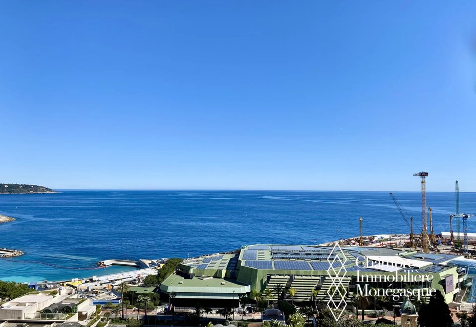 SOLE AGENT - 2 BEDROOM APARTMENT WITH SEA VIEW