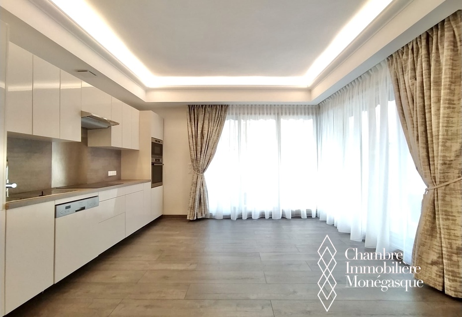4 BEDROOM APARTMENT IN ROQUEVILLE IN THE CENTER OF MONTE CARLO