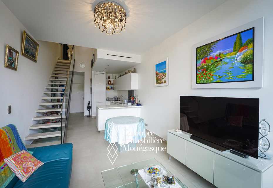 Condamine district: Two duplex rooms in modern residence!