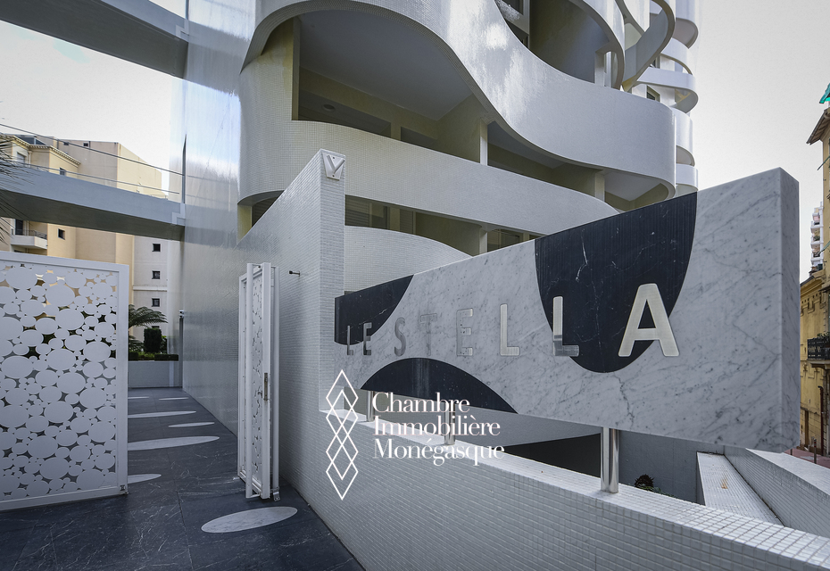 Quartier Condamine : Deux pièces duplex dans résidence moderne !