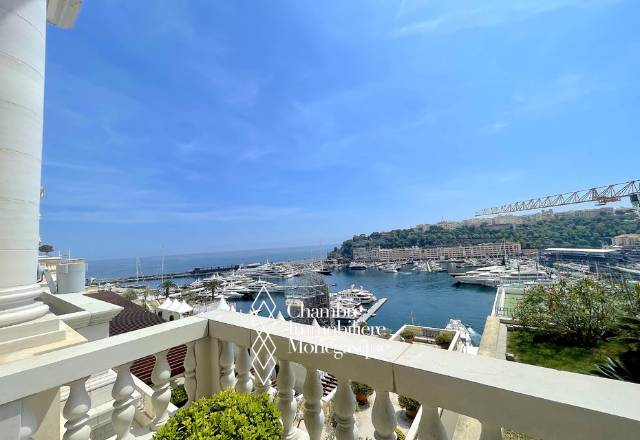 STYLE BALMORAL, PERFECTION AVEC PISCINE