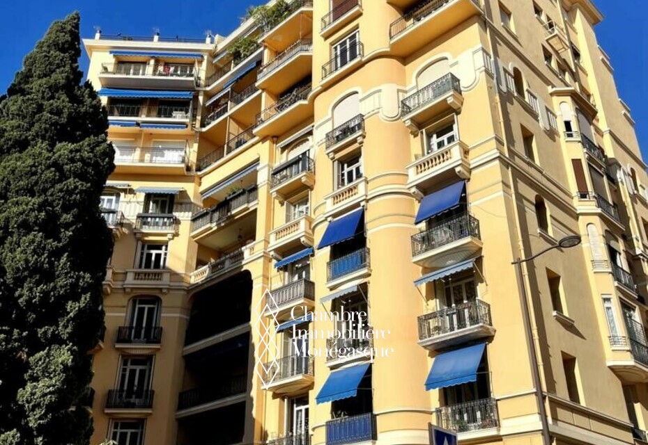 Duplex penthouse in Bourgeois building