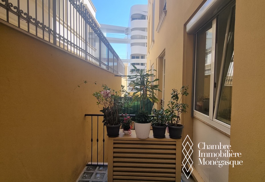 Monaco / Condamine / Atypical duplex of 2-3 rooms