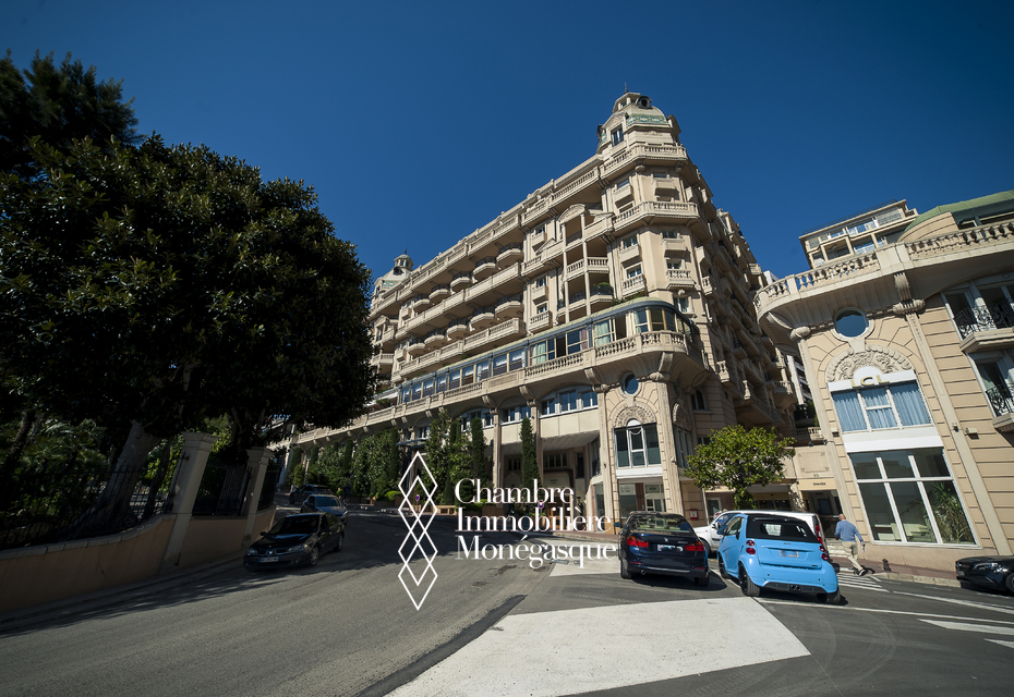 Privileged position - Luxury commercial walls/office