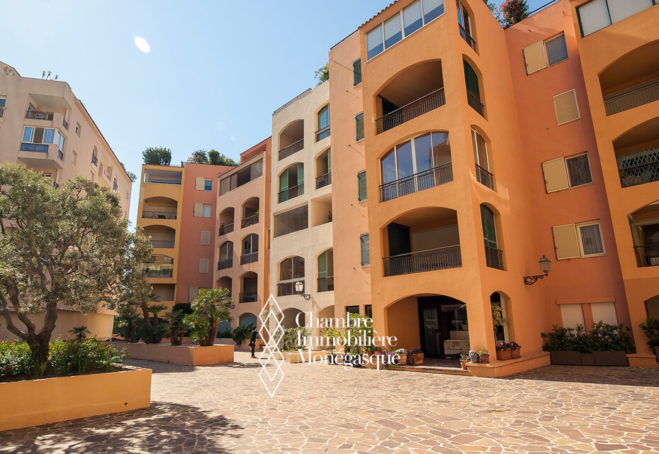 ADMINISTRATIVE OFFICE FOR SALE - FONTVIEILLE