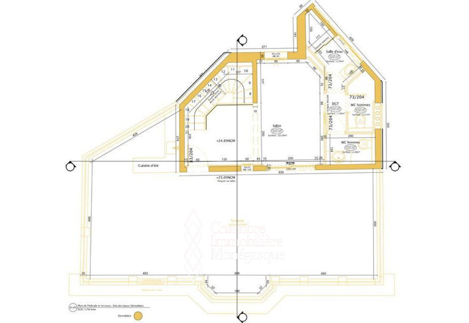 Duplex/penthouse in Condamine.