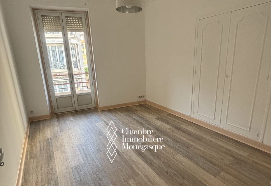 2 PIECES -USAGE MIXTE - MONTE-CARLO - PROCHE CARRE D'OR