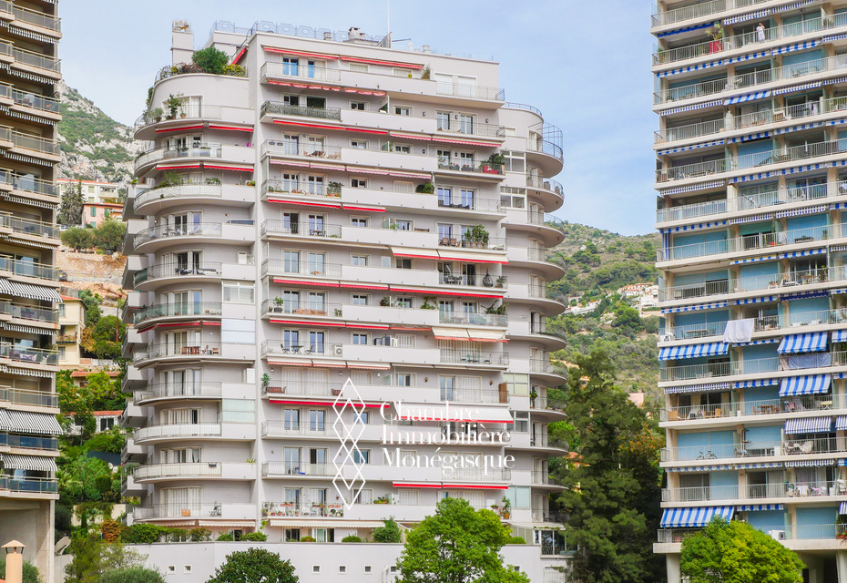LA ROUSSE - AUTEUIL - BUREAU RÉNOVÉ - INVESTISSEMENT LOCATIF