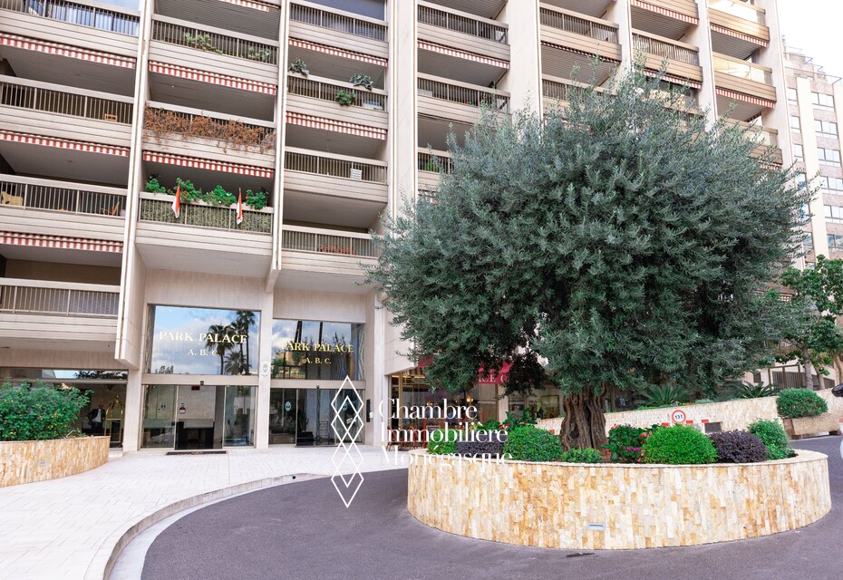 UFFICI RISTRUTTURATI CARRÉ D'OR