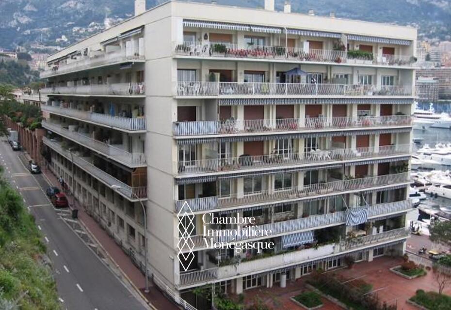 AGREABLE BUREAUX - RUSCINO