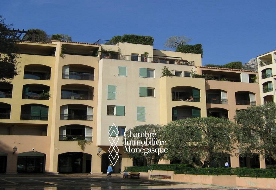 LOCAL COMMERCIAL AU COEUR DE FONTVIEILLE
