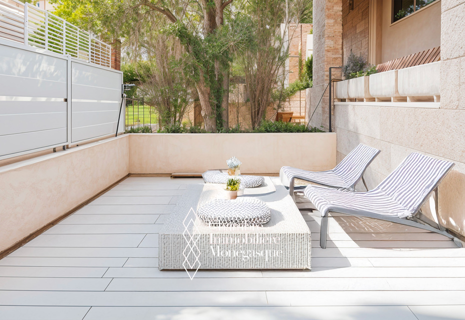 CARRE D'OR - STUDIO REZ-DE-JARDIN AVEC TERRASSE - CALME