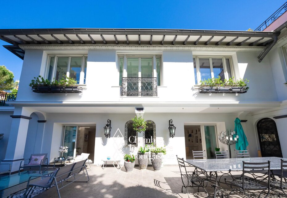 VILLA WITH SWIMMING POOL FOR SALE IN MONACO