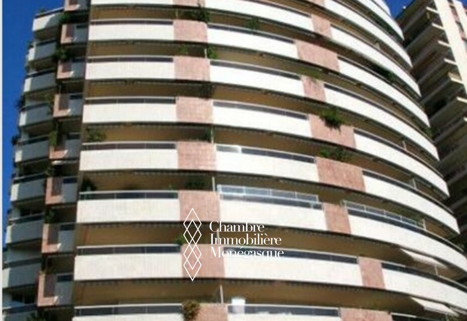 LOCAL  COMMERCIAL - BUREAU - PATIO PALACE