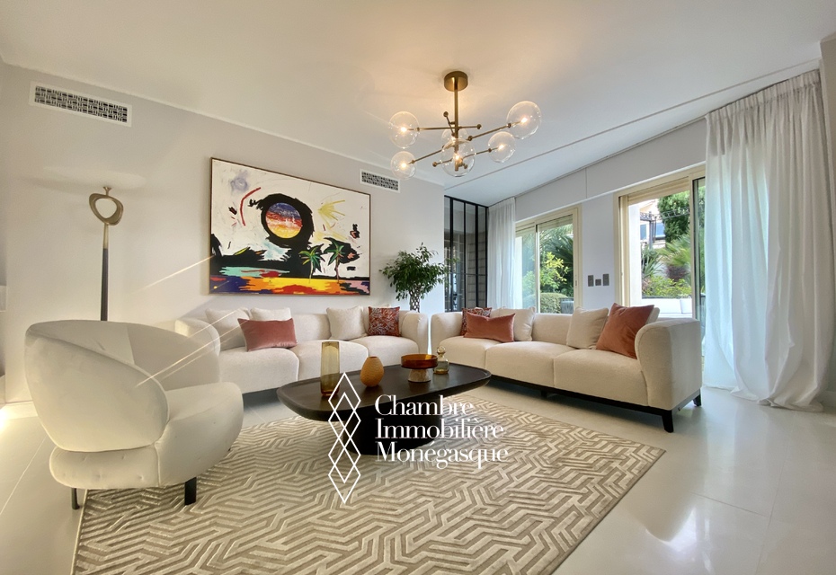 SUPERBE PARADIS DE 3 CHAMBRES AVEC UN PATIO-JARDIN PRIVÉ