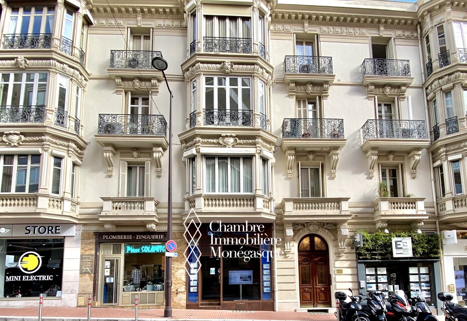 MONACO CENTRE MURS COMMERCIAUX LIBRES