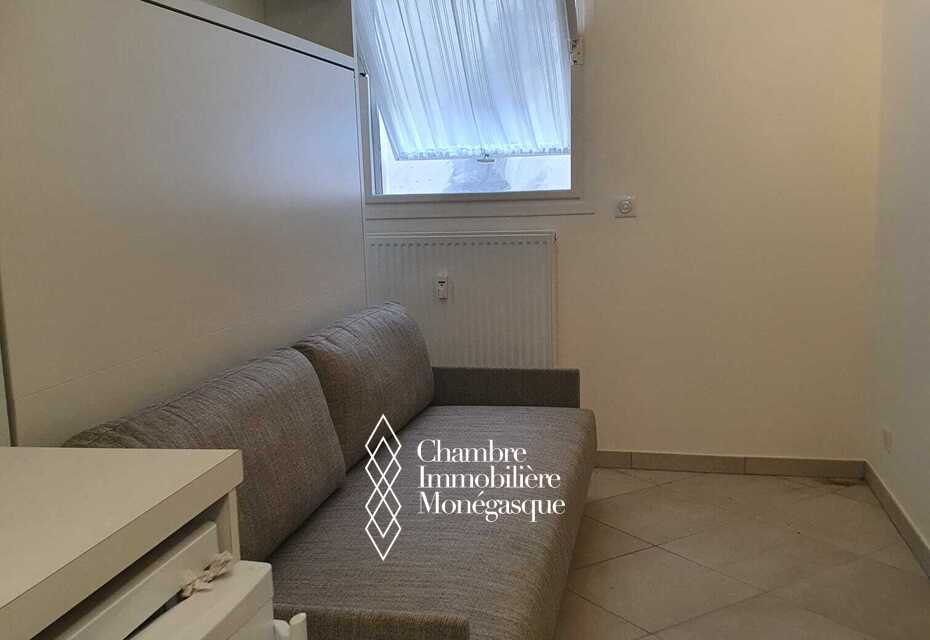 CHAMBRE DE SERVICE + CAVE