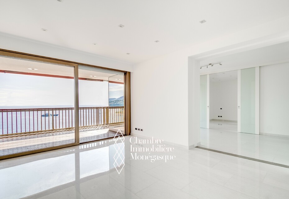 MIRABEAU : Rare 3-bedroom apartment with panoramic view