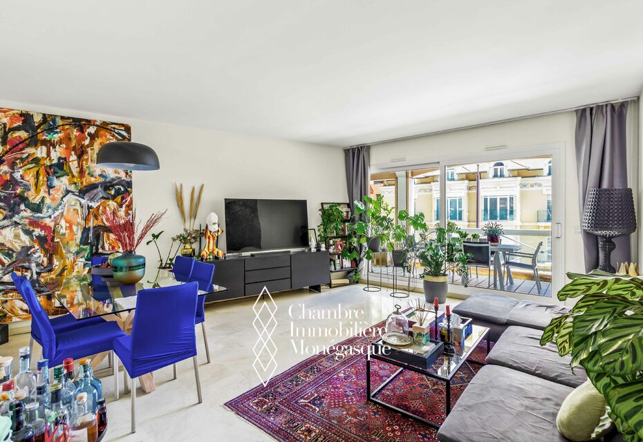 Villa Bianca: Spacieux 3 Pièces à Proximité de Mareterra avec Parking Double & Cave