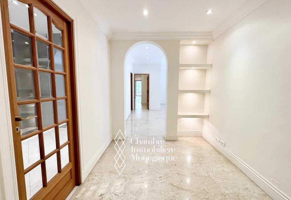 Appartamento unico | 4 camere | 3 parcheggi | Vicino all'ISM