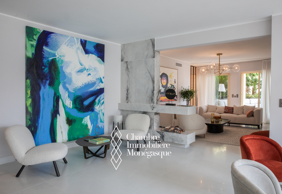 Penthouse luxueusement rénové et meublé dans résidence de standing