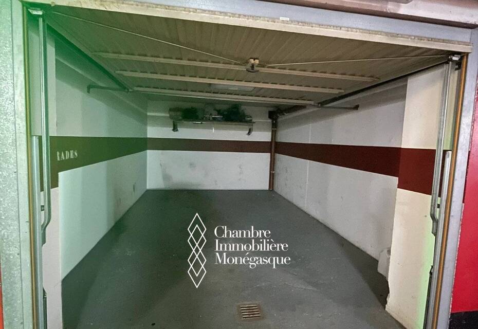 GARAGE FERMÉ – MONTE MARINA, FONTVIEILLE